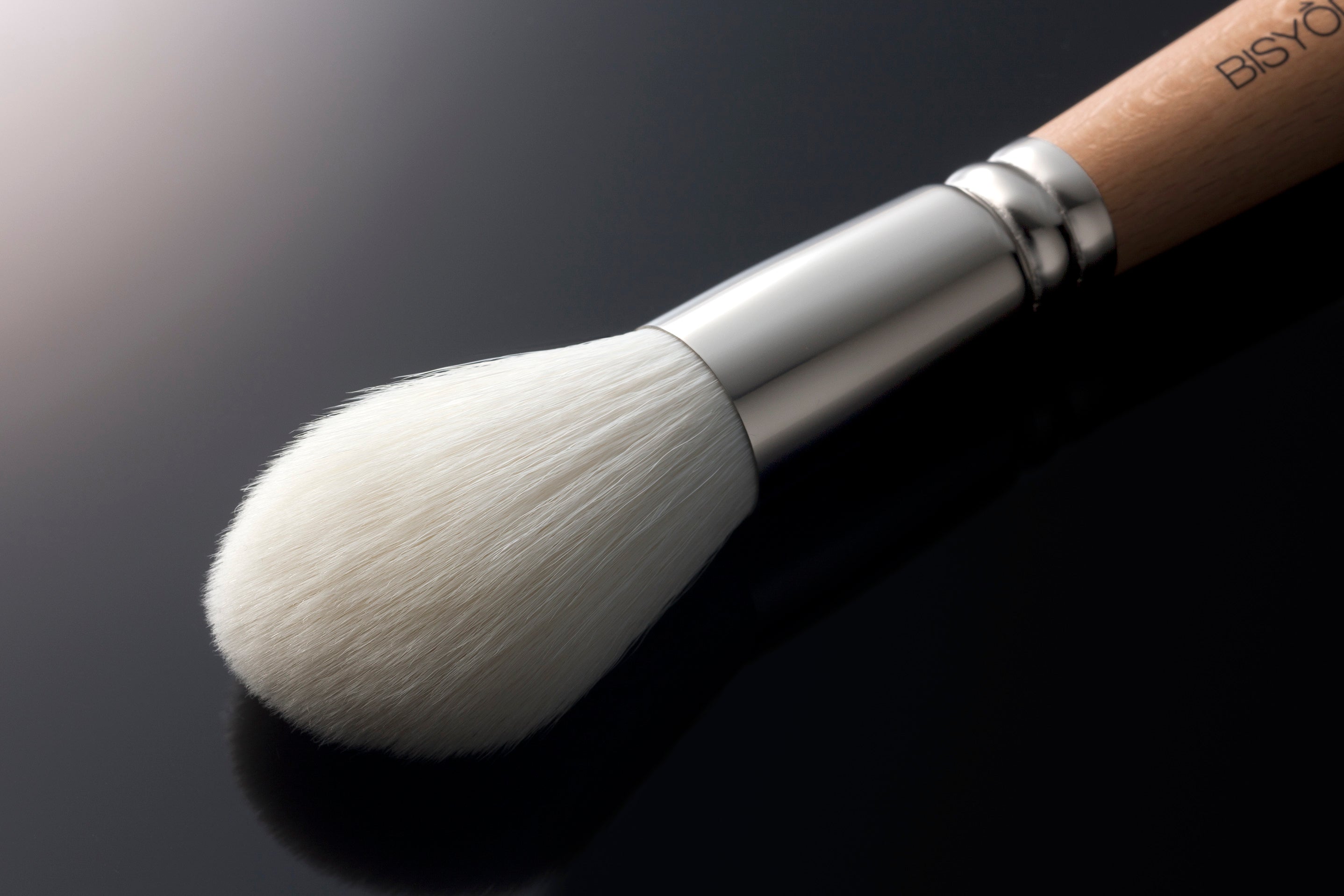 High quality Makeup brush "FUTUR" Powder brush 02
